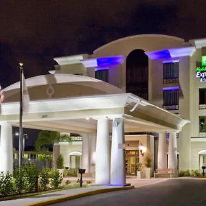2* Hotel Express & Tampa-usf-busch Gardens By Ihg